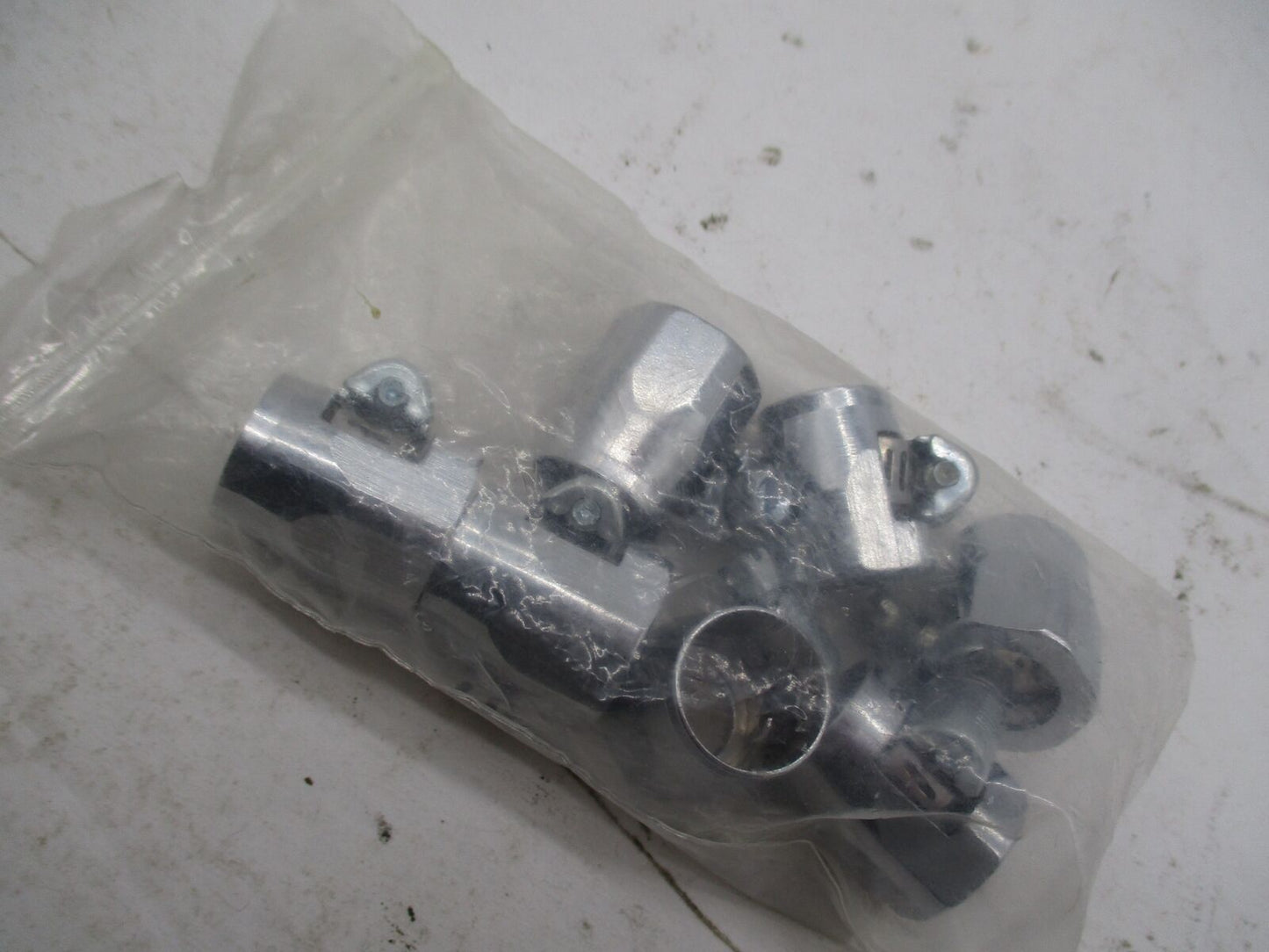 Lot of 7 Harley Davidson Genuine NOS Worm Drive Oil Hose Connectors 63720-82