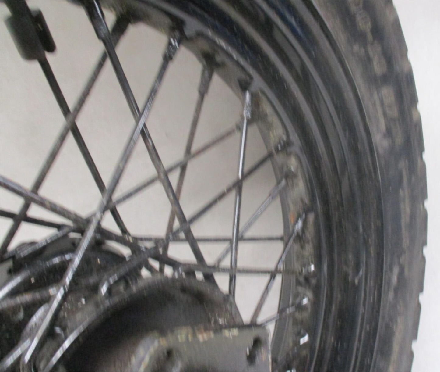 Harley Shovelhead Super Glide Rear Wheel Spoke w/ Tire 40981-73 3/4" Axle