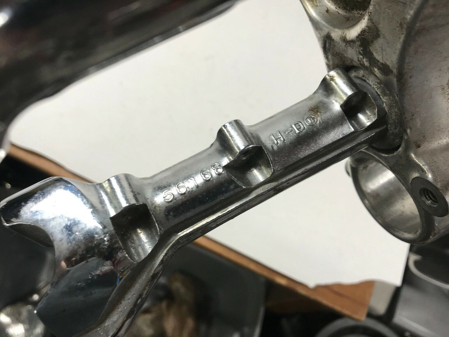Harley-Davidson 56167-96 Handlebar Clamp Risers Lower Triple Tree OEM
