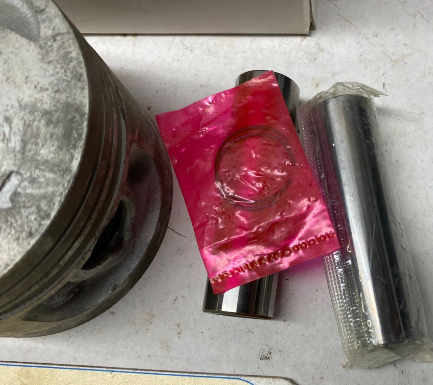 Pair of Harley Davidson XL EVO Standard Piston Kit V-Twin 11-9761