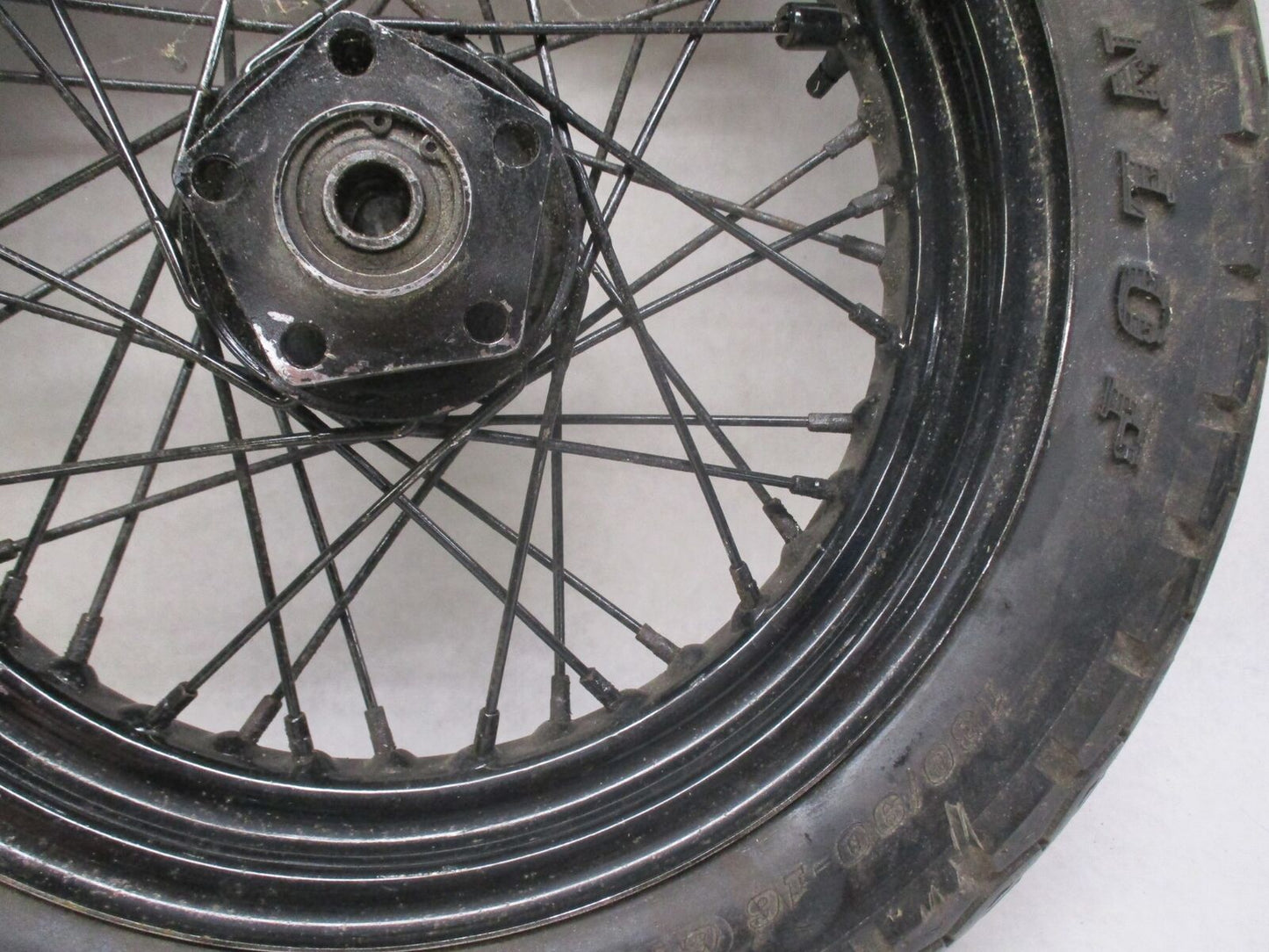Harley Shovelhead Super Glide Rear Wheel Spoke w/ Tire 40981-73 3/4" Axle