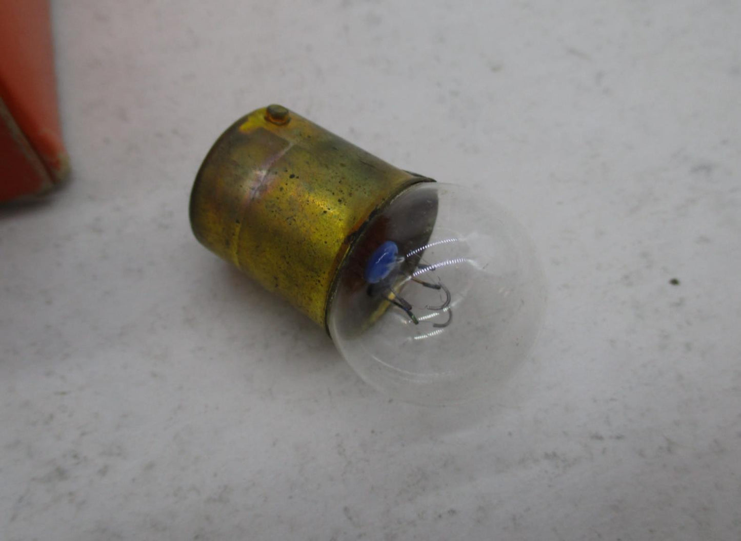 Lot of 18 Harley Davidson Genuine NOS Indicator Light Bulbs 68166-64
