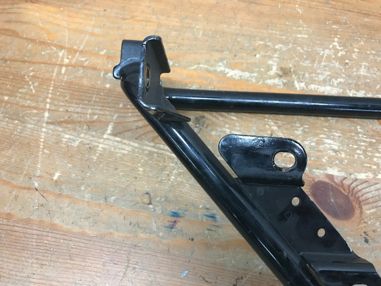 HARLEY DAVIDSON TOURING Right REAR SADDLEBAG LOWER MOUNT BRACKET 2009-2013