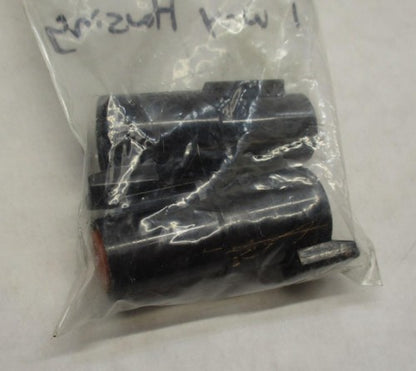 Lot of (2) Harley Davidson 1 Way Pin Black Housing 72182-01