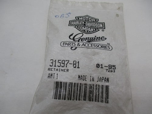 Harley Davidson Genuine NOS Retainer 31597-81