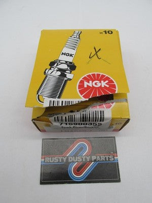 Lot of 6 NGK NOS Spark Plugs 93444 LMAR8D-J