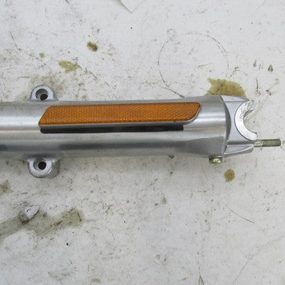 Harley Davidson Showa OEM Pair of Front Fork Slider 45915-00 (R) 45916