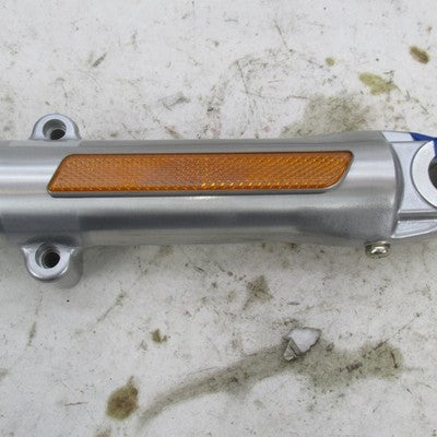 Pair of Harley Genuine Lower Front Fork Sliders 00-06 Showa 45915-00 4