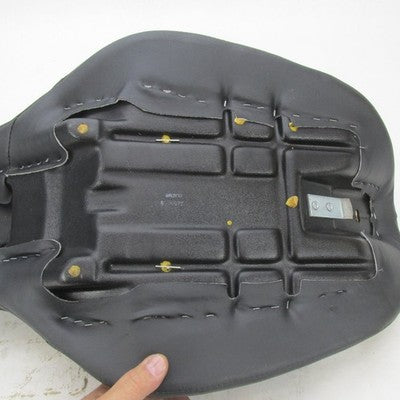 Harley Davidson OEM EUC 98-03 FXDWG Dyna Wide Glide 2-Up Seat 52166-01