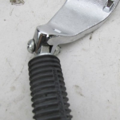 Harley Davidson OEM Chrome Mid Contrl Foot Peg Mount Kit 91-05 33693-0