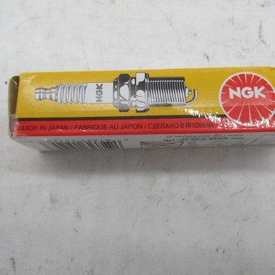 Lot of 8 NGK NEW DPR7EA-9 Standard Resistor Spark Plugs 5129