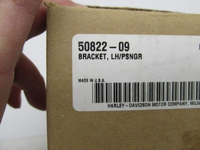 Harley NOS Genuine OEM V-Rod Muscle LEFT Passenger Footrest Bracket 50