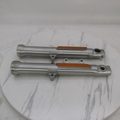 Harley Davidson Showa OEM Pair of Front Fork Slider 45947-04 (R) 45948