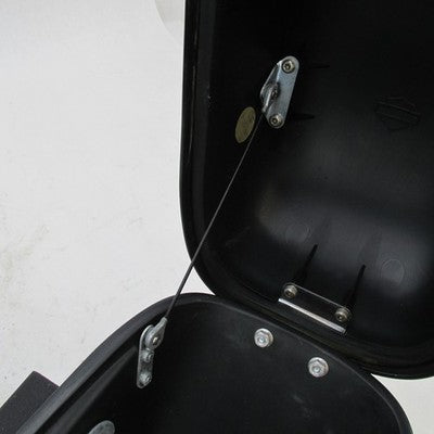 Pair of Harley OEM Softail Hard Bubble Willie G Locking Saddlebags Viv