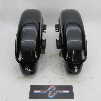 Pair of Harley OEM Softail Hard Bubble Willie G Locking Saddlebags Viv
