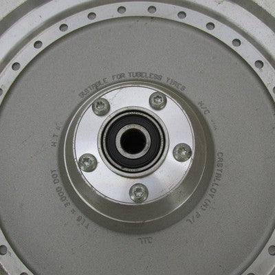 Harley Davidson OEM 00-06 Fat Boy 16x3 Solid Disc Front Wheel w/ Rotor