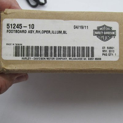 Harley-Davidson OEM NOS Illuminated RH Rider Footboard Assembly Black
