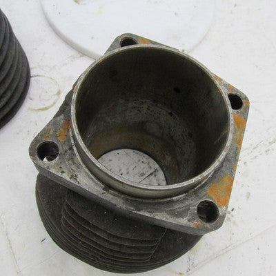 Pair of Harley OEM Front + Rear Cylinder Jugs 1000cc Ironhead 16561-72