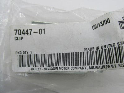 Harley-Davidson Genuine NOS Touring Turn Signal Module Clip 70447-01