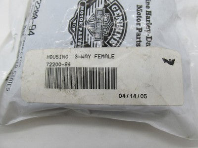 Lot of 8 Harley-Davidson Genuine NOS 3-Way Housing Connectors 72200-94
