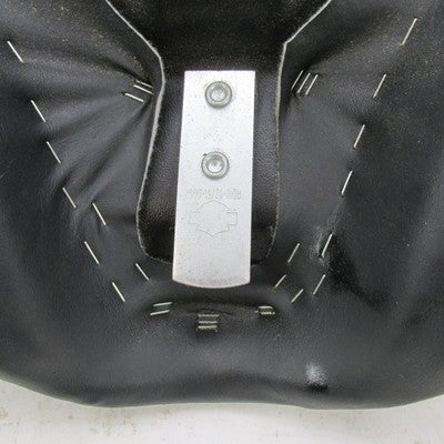 Harley Davidson OEM Solo Seat w/ Passenger Pillion 00-06 51467-00 5221