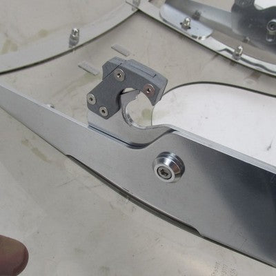 Memphis Shades Fats Windshield Quick Release 22x20 Harley Softail 05-1