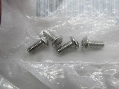 Lot of 4 Harley Davidson Genuine NOS Badge Mounting Screws 25800017