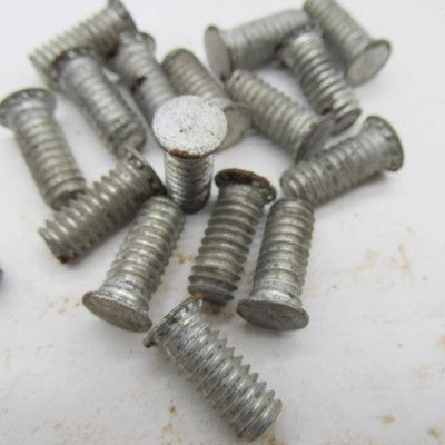 Lot of 17 Harley-Davidson Genuine OEM NOS XLH XLCH Studs 38008-72