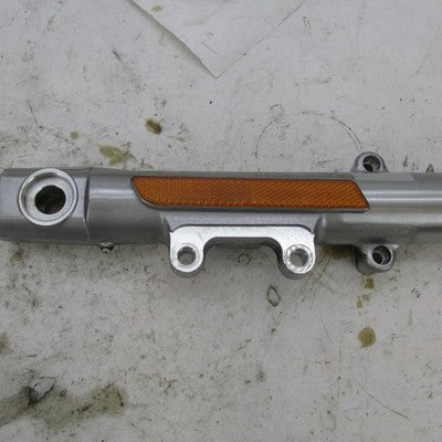 Harley Davidson Showa OEM Pair of Front Fork Slider 45947-04 (R) 45948