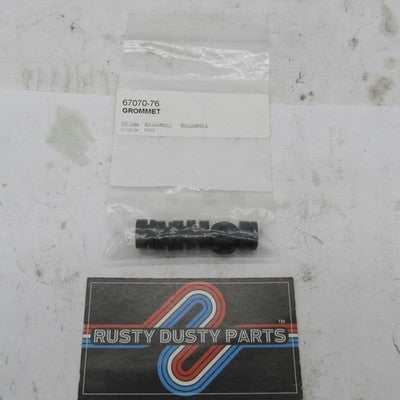 Lot of 6 Harley-Davidson OEM NOS Turn Signal Grommets 67070-76