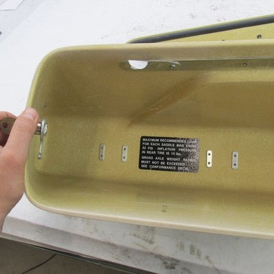 Harley OEM 1980 FL/FLH 80ci Shovelhead White Fiberglass Right Saddleba