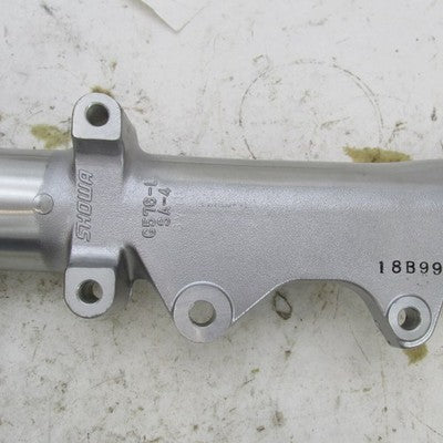 Harley Davidson Showa OEM Pair of Front Fork Slider 45918-86 (R) 45915