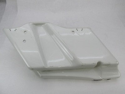 Harley Touring 2014+ Right Stretch Pearl White Saddlebag Bottom 902007