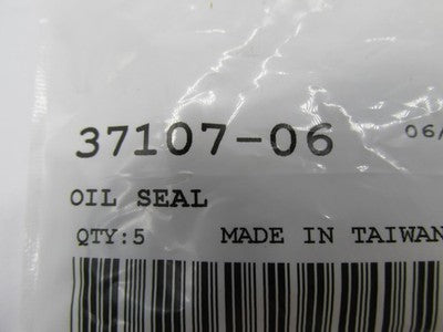 Lot of 2 Harley-Davidson OEM NOS Oil Seals 37107-06