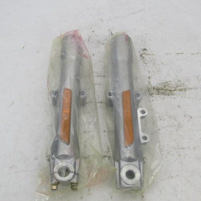 Pair of Harley OEM Showa Lower Fork Sliders Softail 00-06 L45916-00 R4