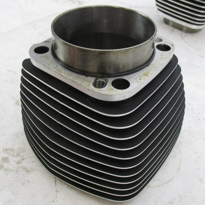Pair of Harley Davidson OEM Stock 99-06 Twin Cam 88 Cylinder Jugs Blac