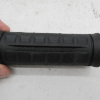Pair of Harley-Davidson OEM EUC Stock FLHX Rubber Handlebar Grips