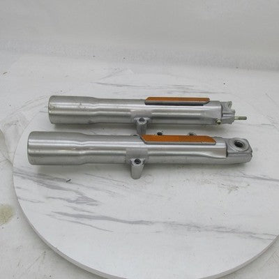 Harley Davidson Showa OEM Pair of Front Fork Slider 45915-00 (R) 45916
