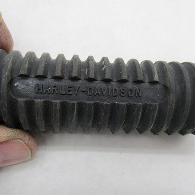1 Pair Harley Davidson OEM Ribbed Rubber Male Mount Footpeg 33048-72