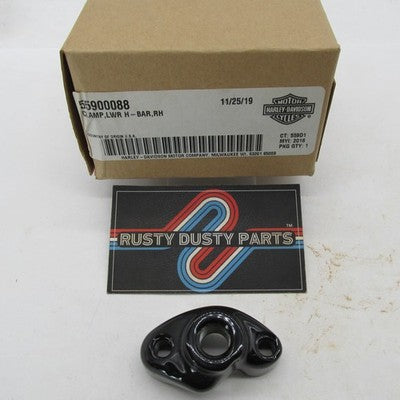 Harley-Davidson OEM NOS Right RH Lower Handlebar Riser Clamp Black 559