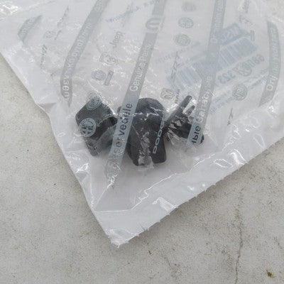 Lot of 4 Mopar Genuine OEM 14-22 Jeep Grand Cherokee Molding Clips 680