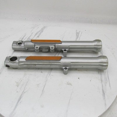 Harley Davidson Showa OEM Pair of Front Fork Slider 45947-04 (R) 45948