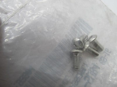 Lot of 4 Harley Davidson Genuine NOS Badge Mounting Screws 25800017