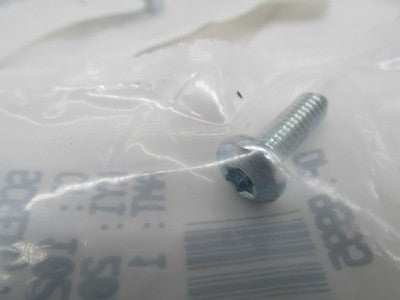 LOT of 6 Harley-Davidson OEM NOS 8-32 x 1/2 Torx Pan Head Screw 102002