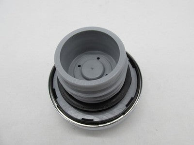 Harley Genuine Chrome Bar & Shield Logo Locking Fuel Gas Tank Cap NO K