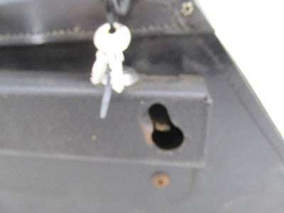 The Leatherworks Black Right Side Harley Davidson Saddlebag wihtout Ke