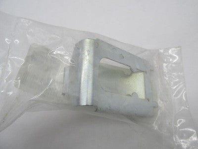 Harley-Davidson Genuine NOS Touring Turn Signal Module Clip 70447-01