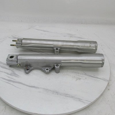 Harley Davidson Showa OEM Pair of Front Fork Slider 45917-86 (R) 45918