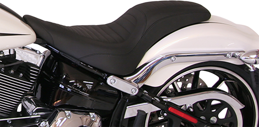 Mustang Tripper Fastback Seat 76781