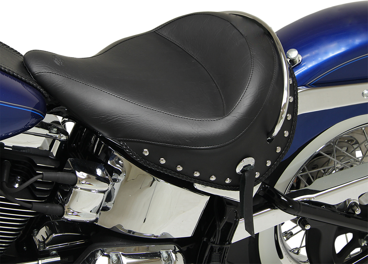Mustang Wide Solo Seat 76231